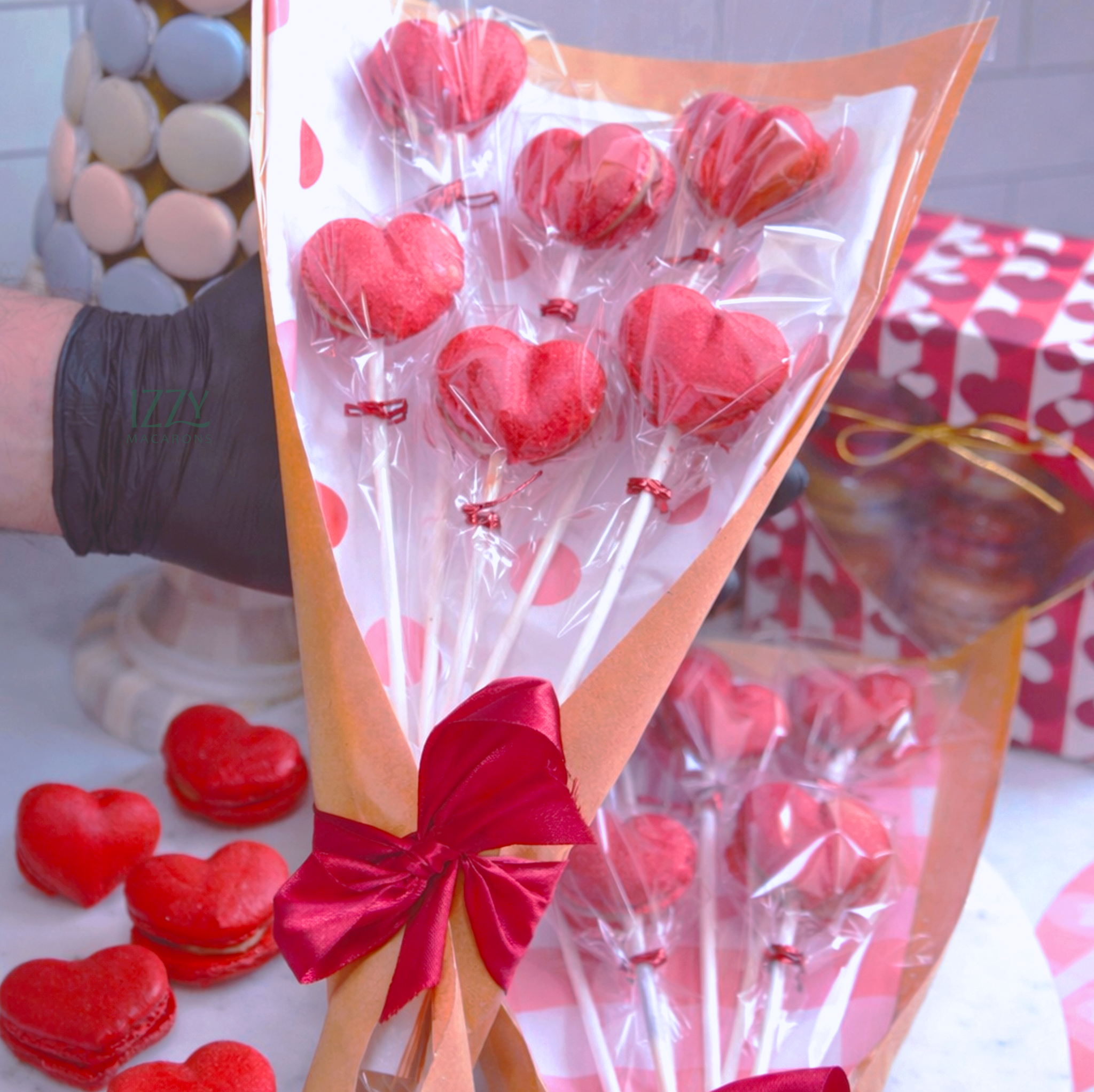 makaron♡ Macaron Bouquet | Red Hearts – Izzy Macarons