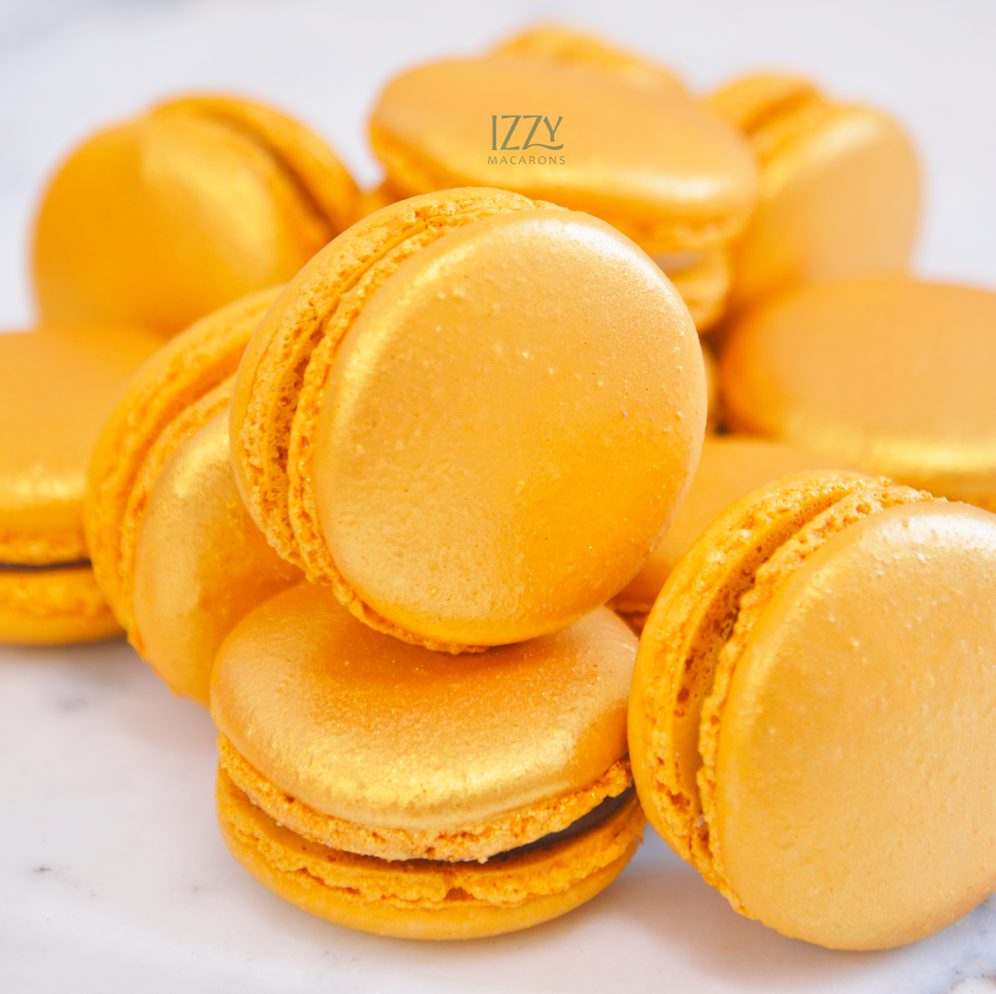 Gold Macarons – Izzy Macarons