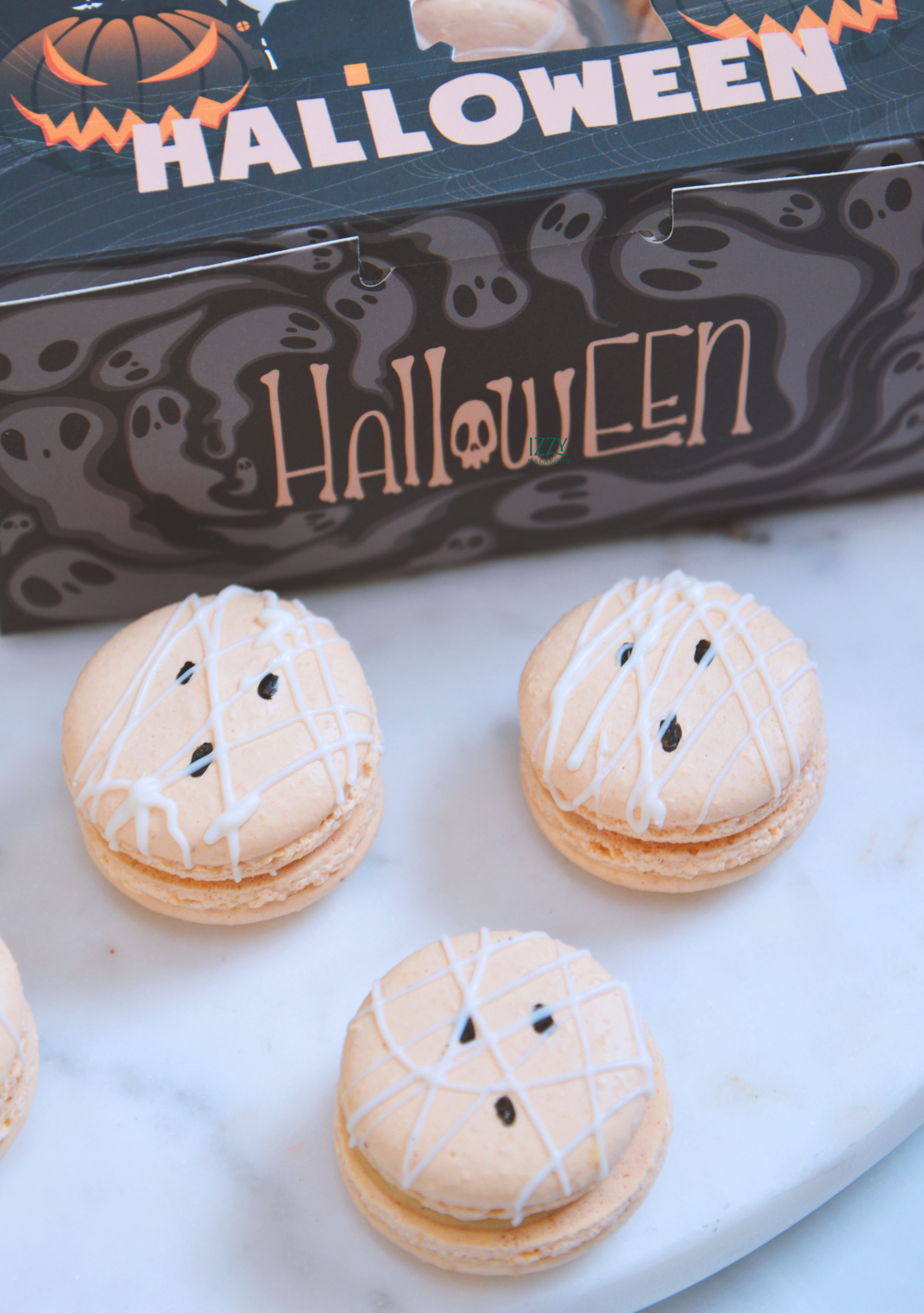 Mummy Macarons - Halloween Macarons