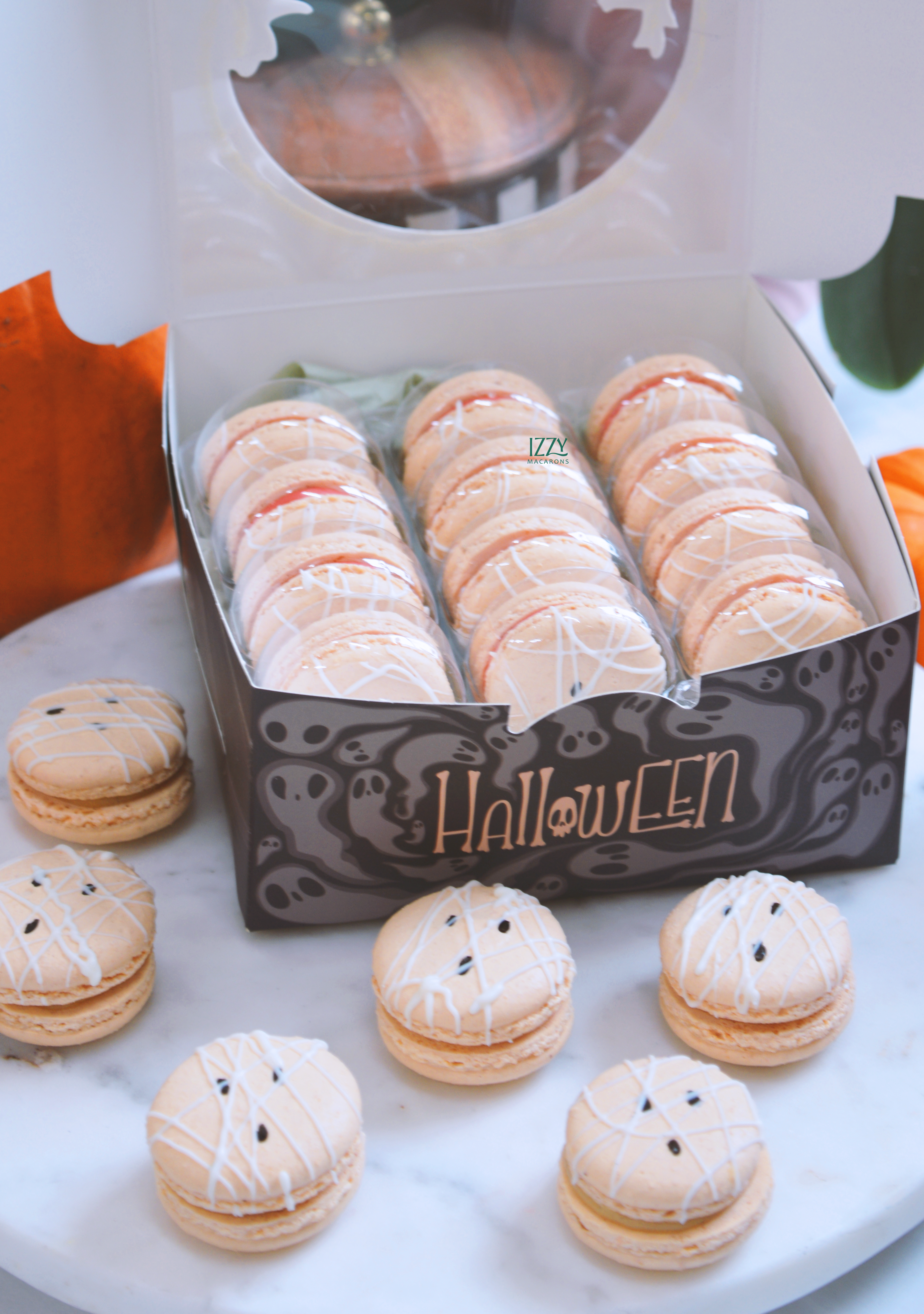 Mummy Macarons - Halloween Macarons