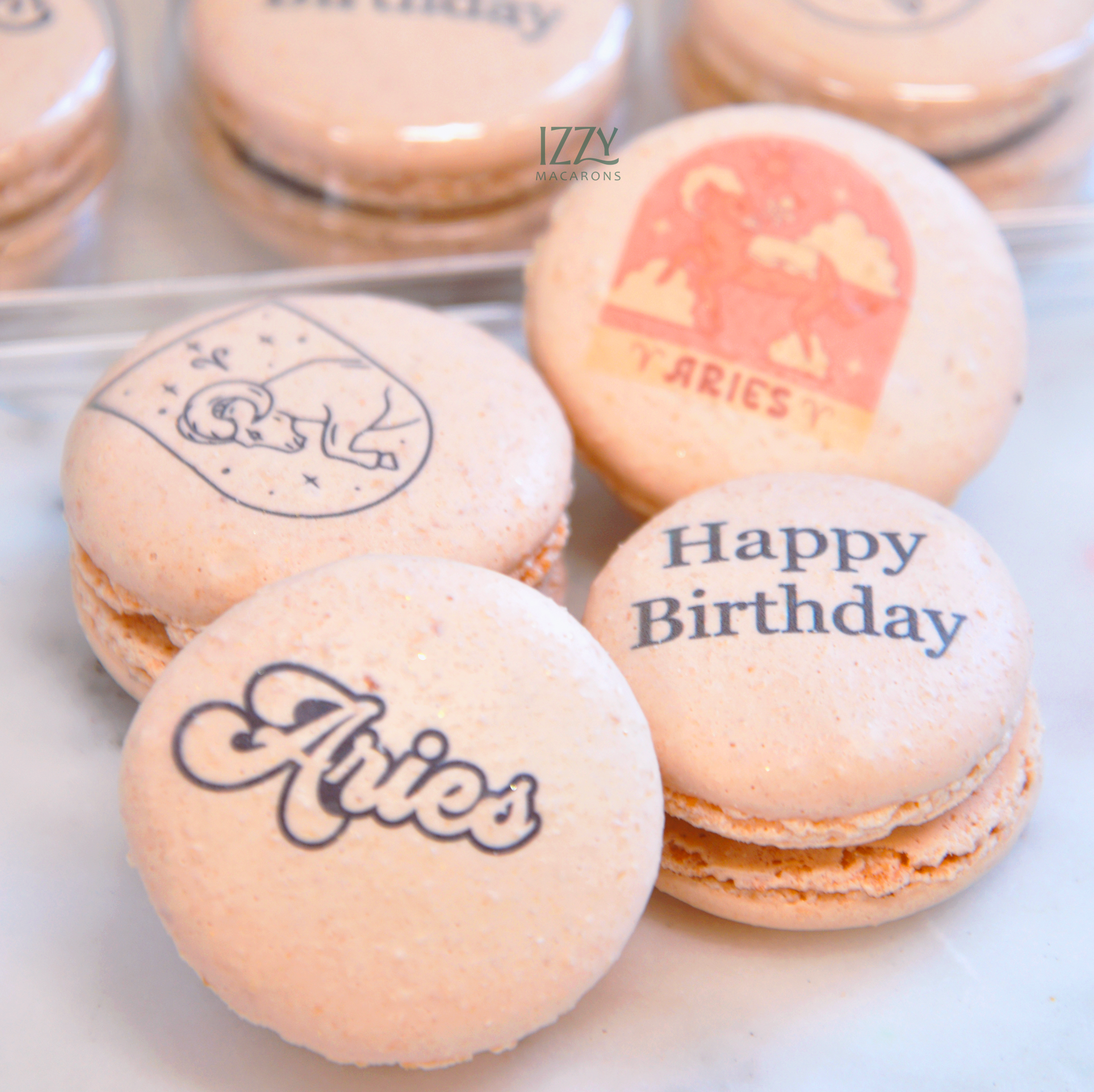 Happy Birthday - Sign Macarons