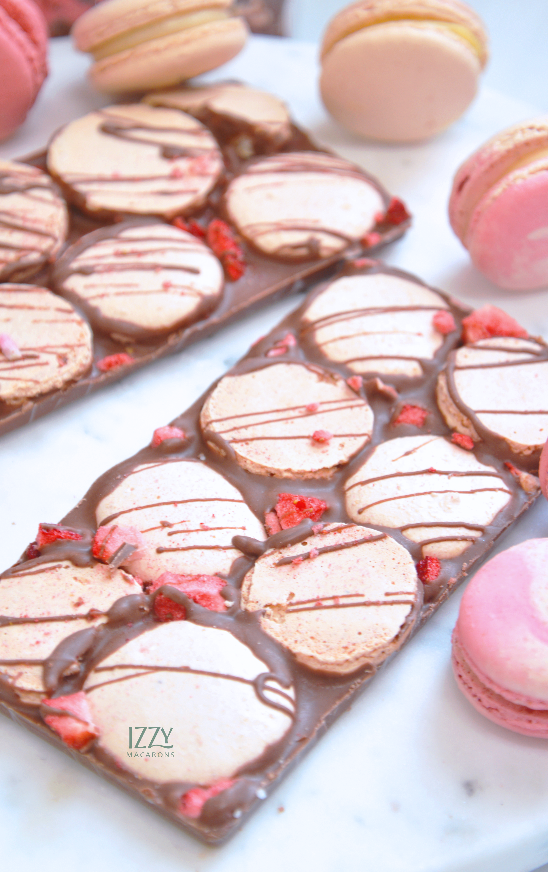 Macaron Crunch Bar - Chocolate Strawberry