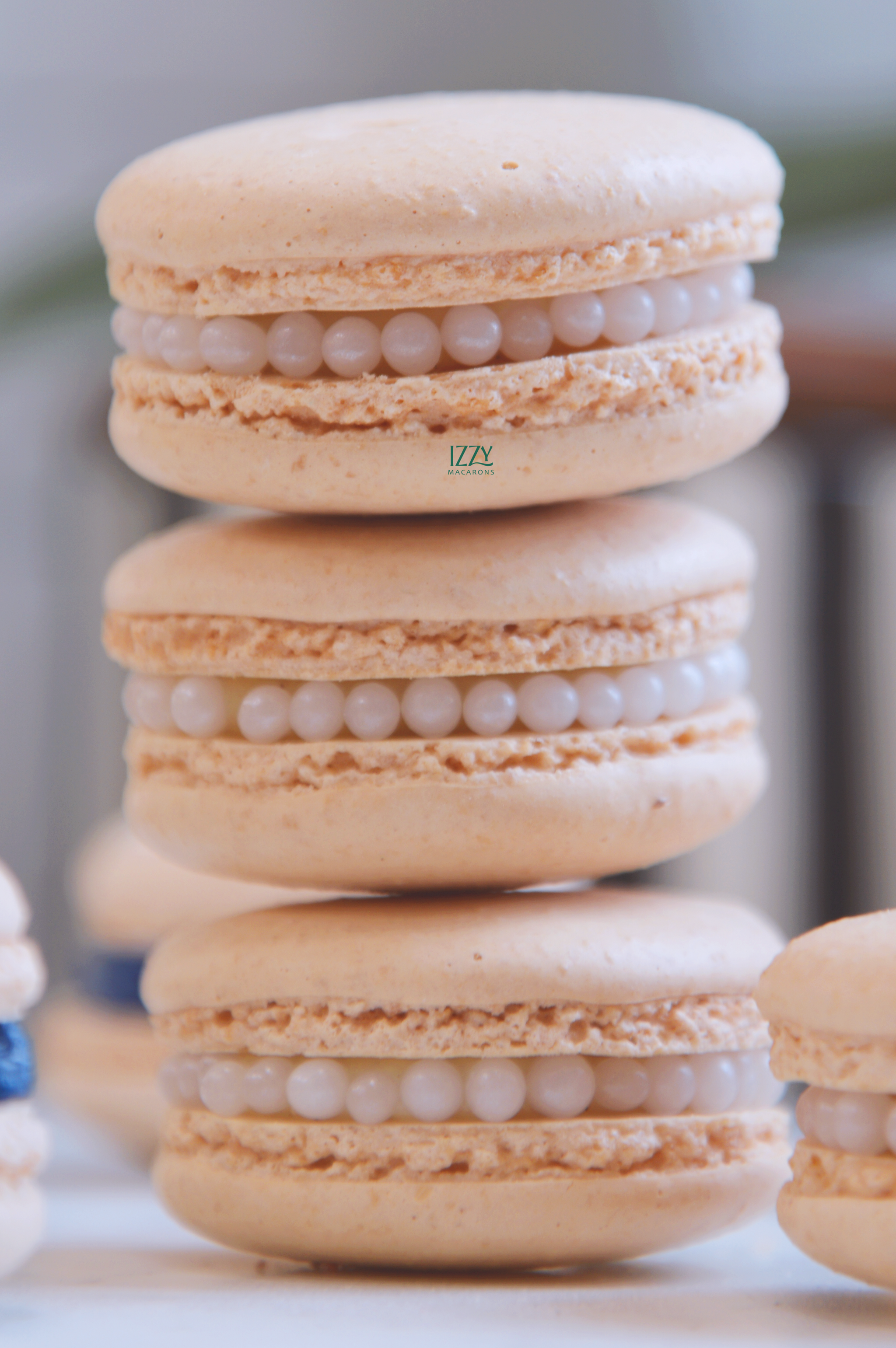 Pearl Macarons – Izzy Macarons