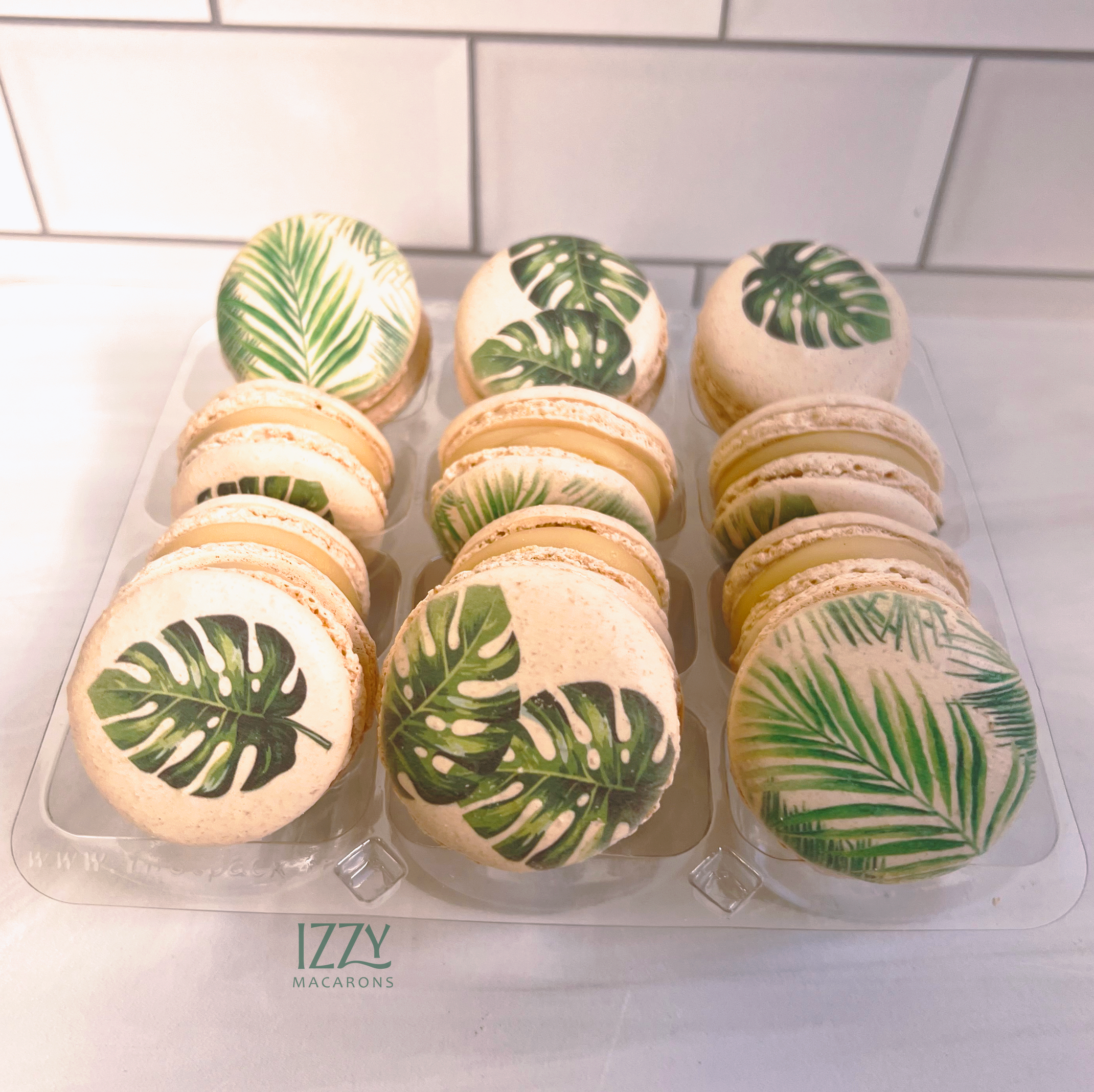 Tropical Leafs Macarons