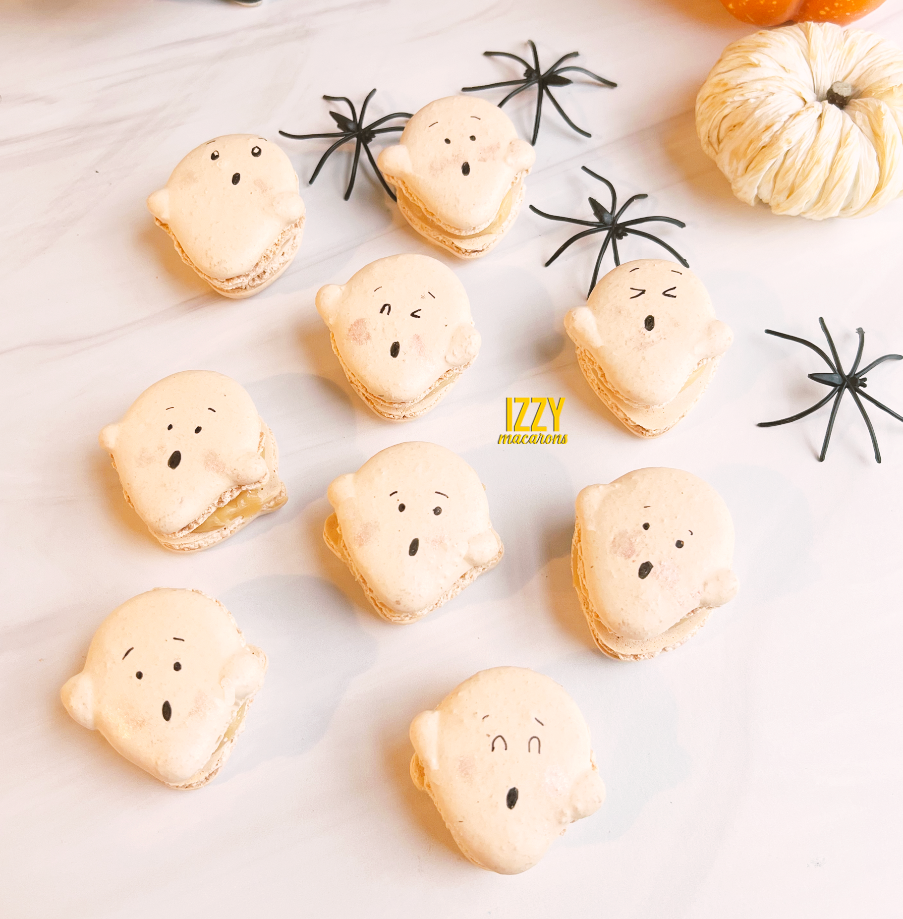 Ghost Macarons - Halloween 2023 - Izzy Macarons