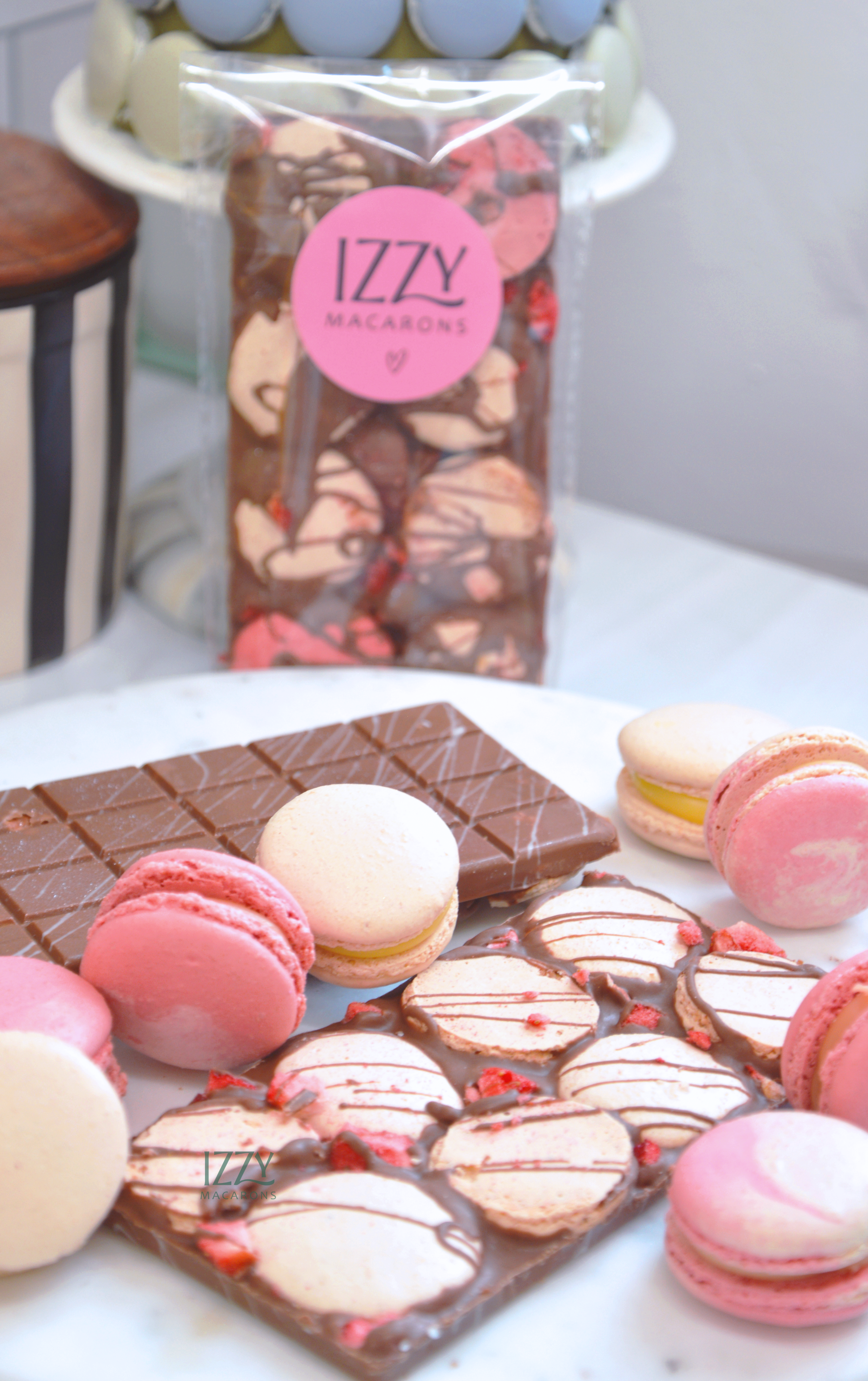Macaron Crunch Bar - Chocolate Strawberry