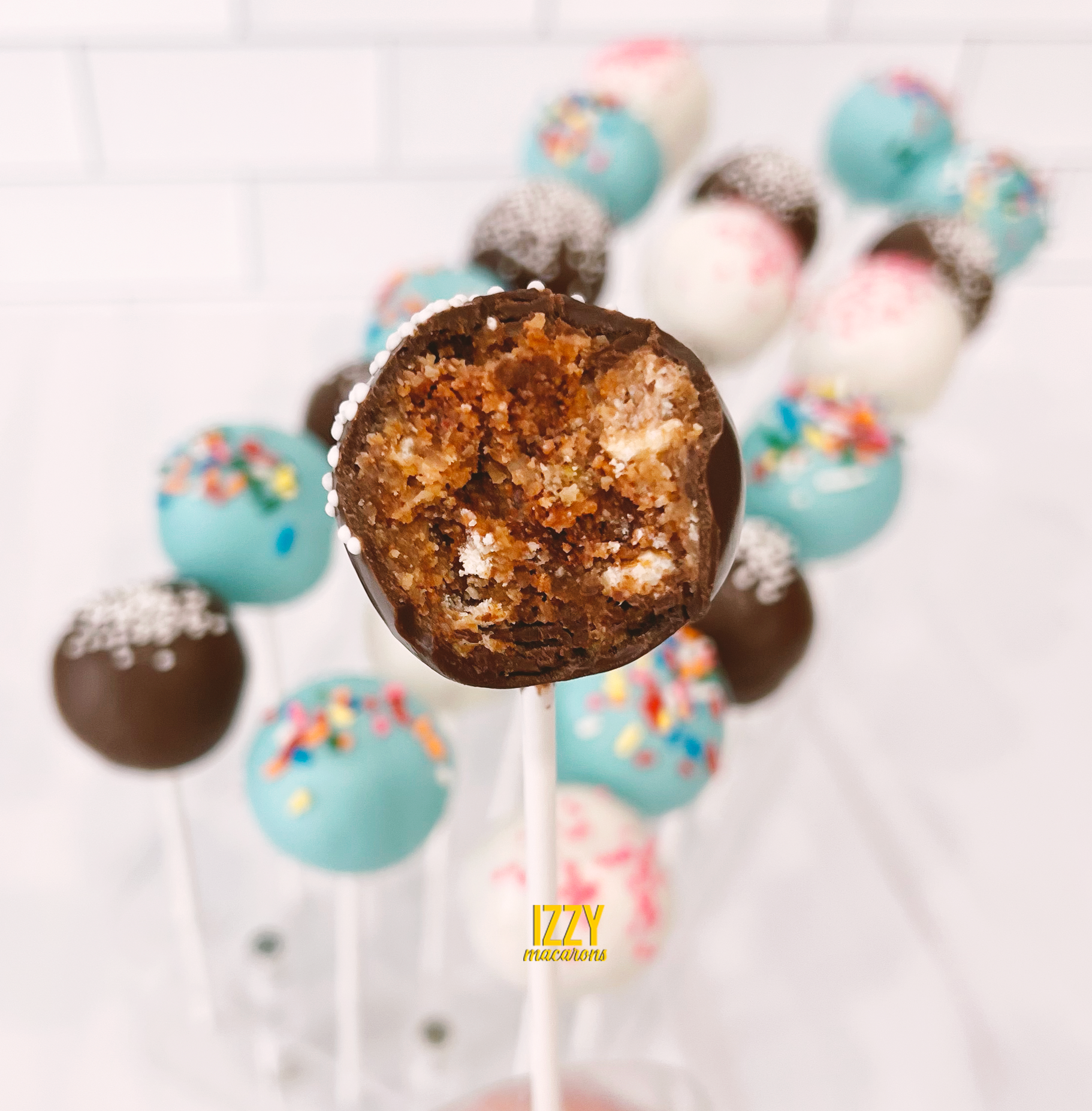 Macarons Pops - Cake Pop - Izzy Macarons