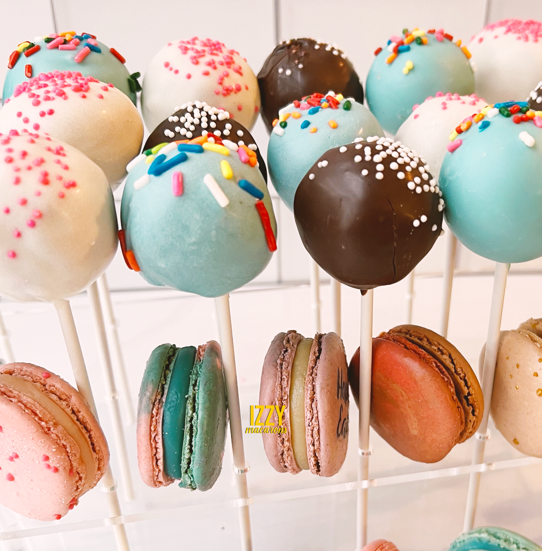 Macarons Pops - Cake Pop - Izzy Macarons