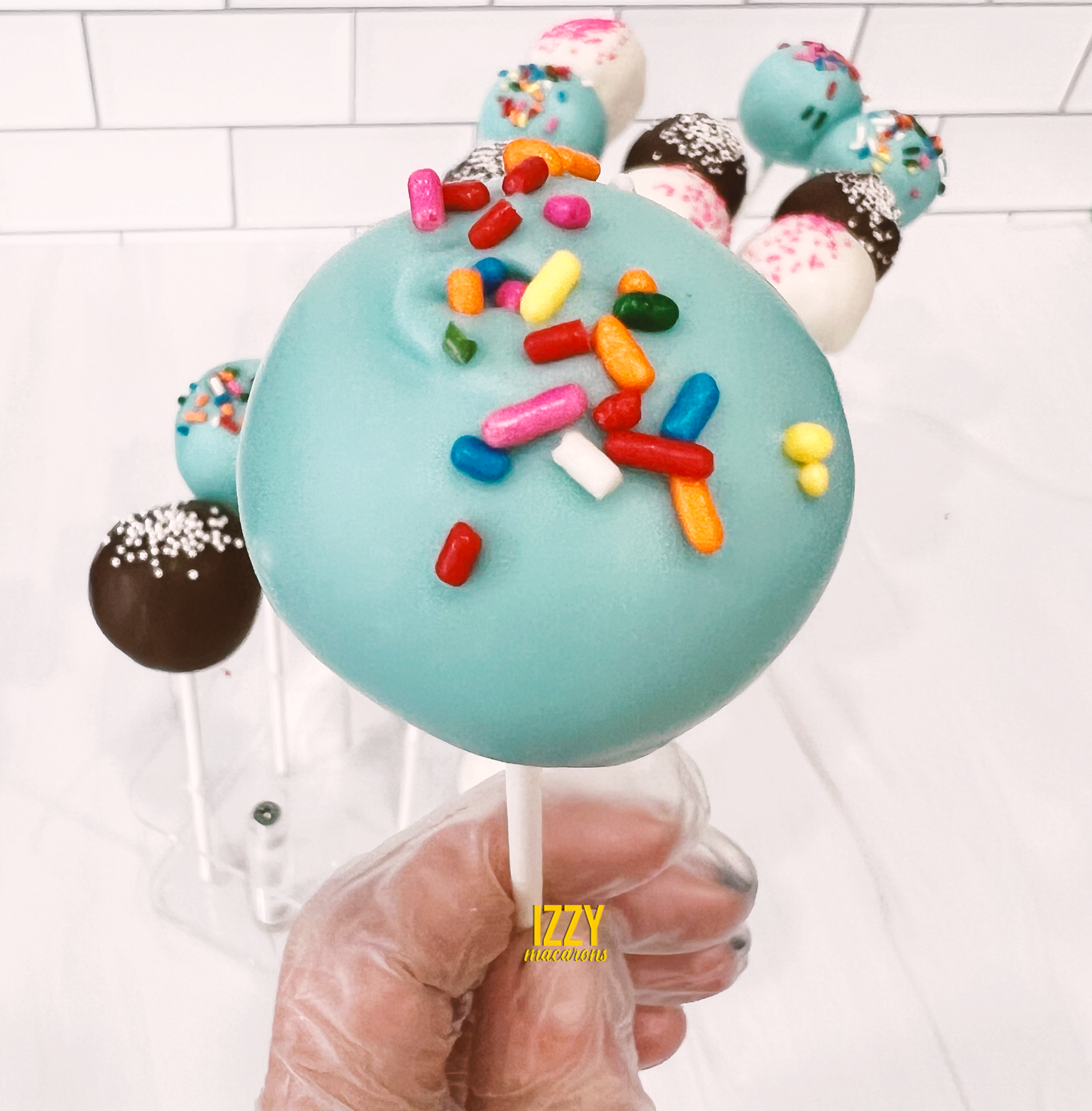 Macarons Pops - Cake Pop - Izzy Macarons