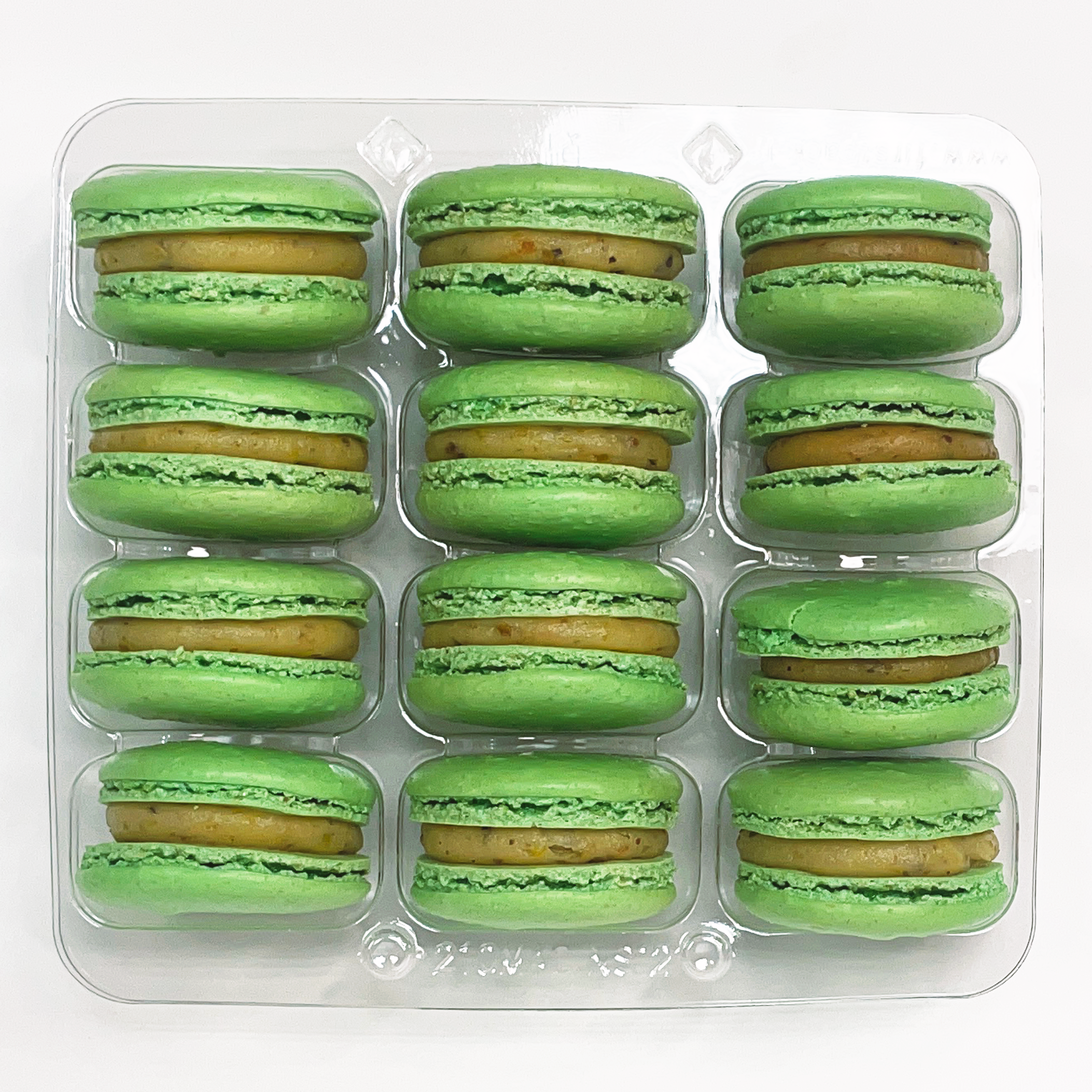 36 Macarons - 18 Vanilla, 18 Bright green - Jennifer