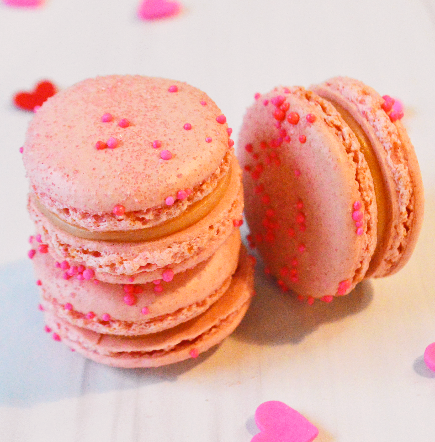 strawberry macarons valentines