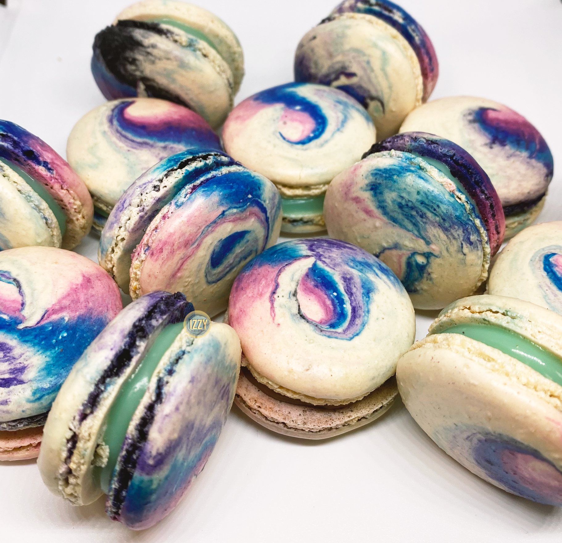 Galaxy Macarons with White