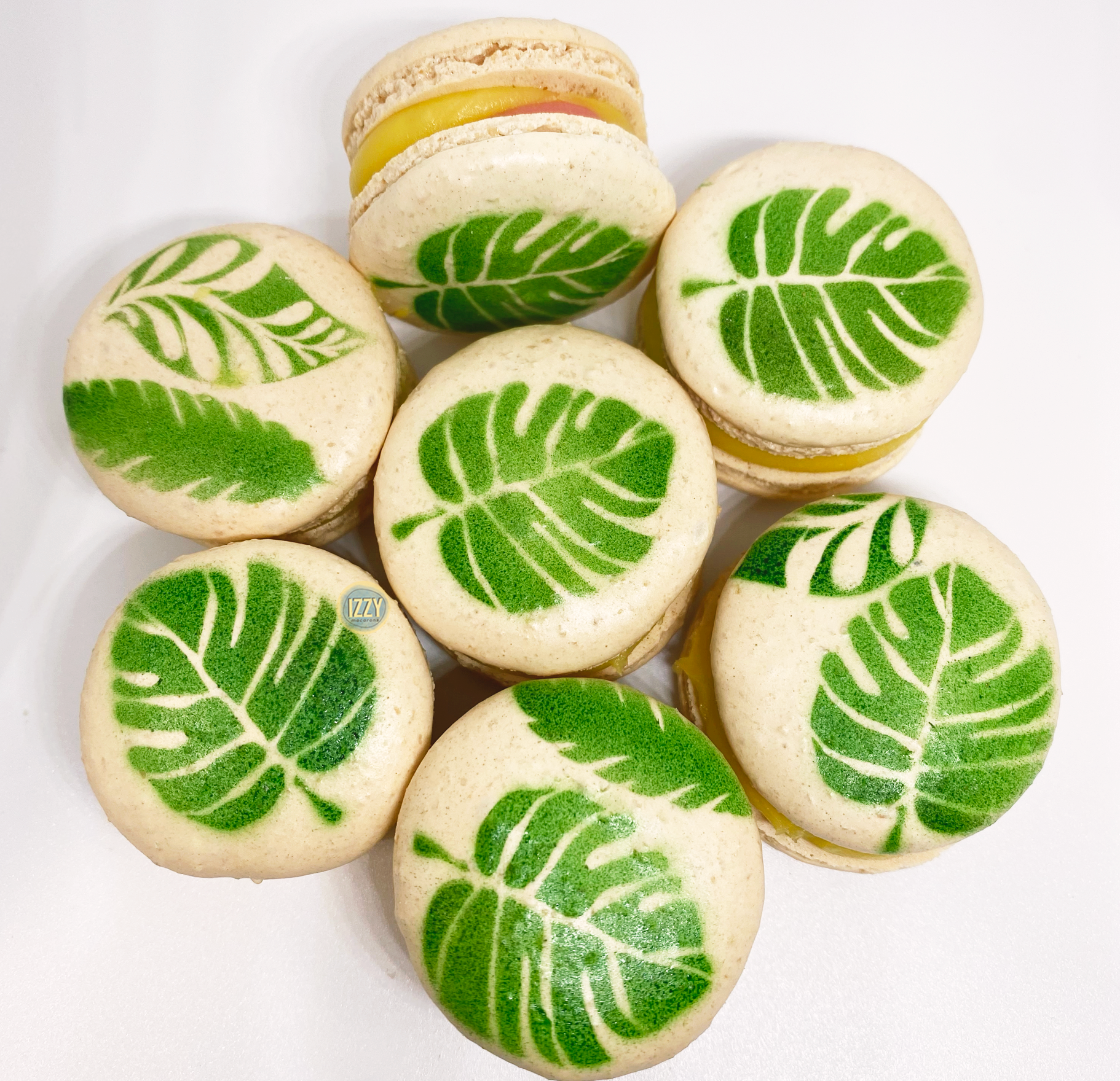 Tropical Leafs Macarons - Izzy Macarons