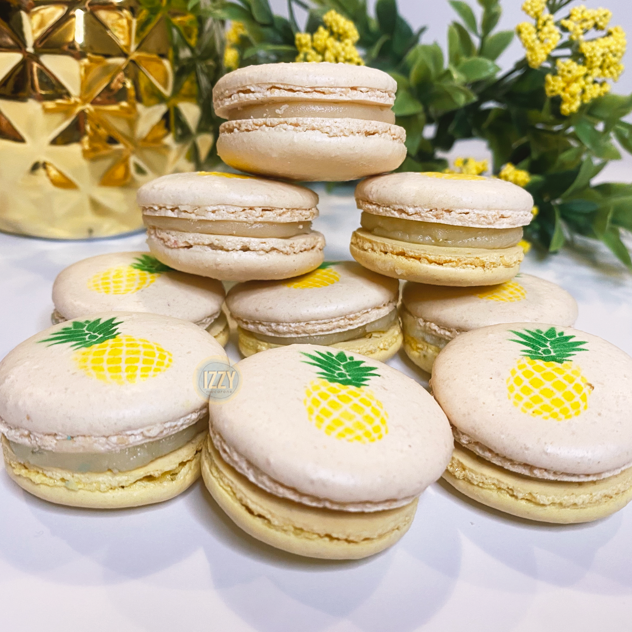 Pineapple Designs Macarons - Izzy Macarons