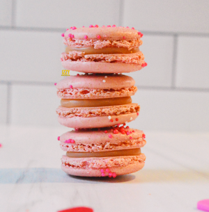 strawberry cream macarons